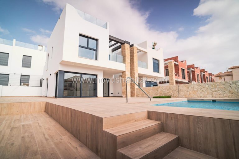 Villa í Orihuela Costa - N6722