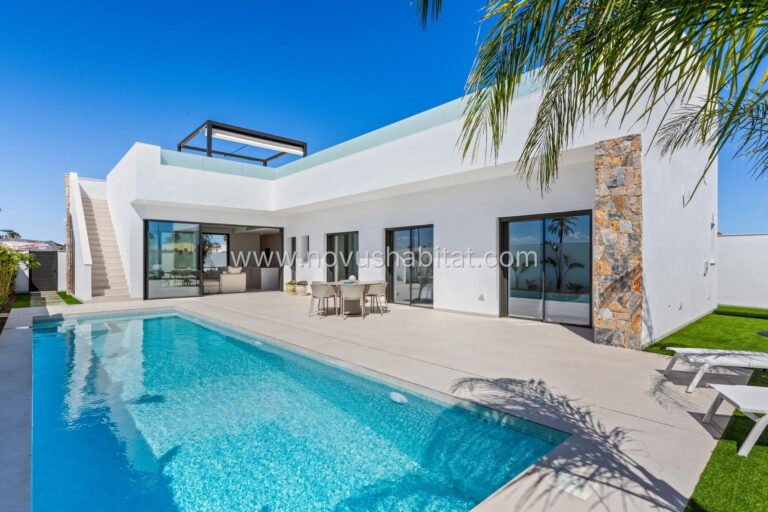 Villa in Los Alcazares - N9451