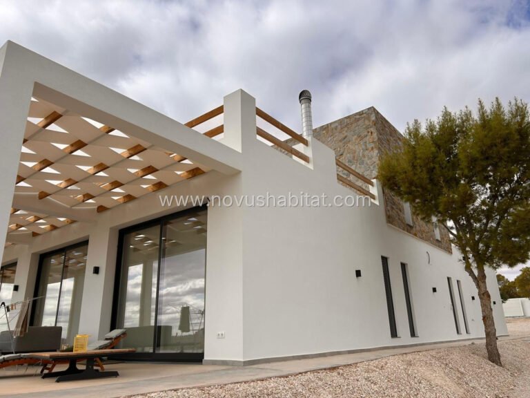 Villa in Pinoso - N9954