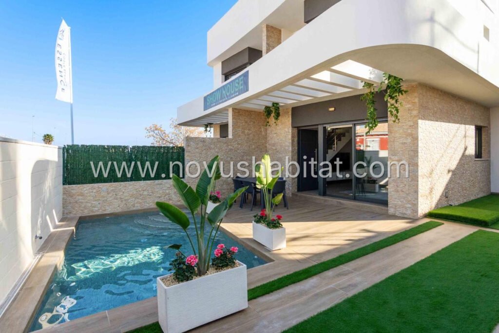 Villa en Los Montesinos - 67143 – foto 1