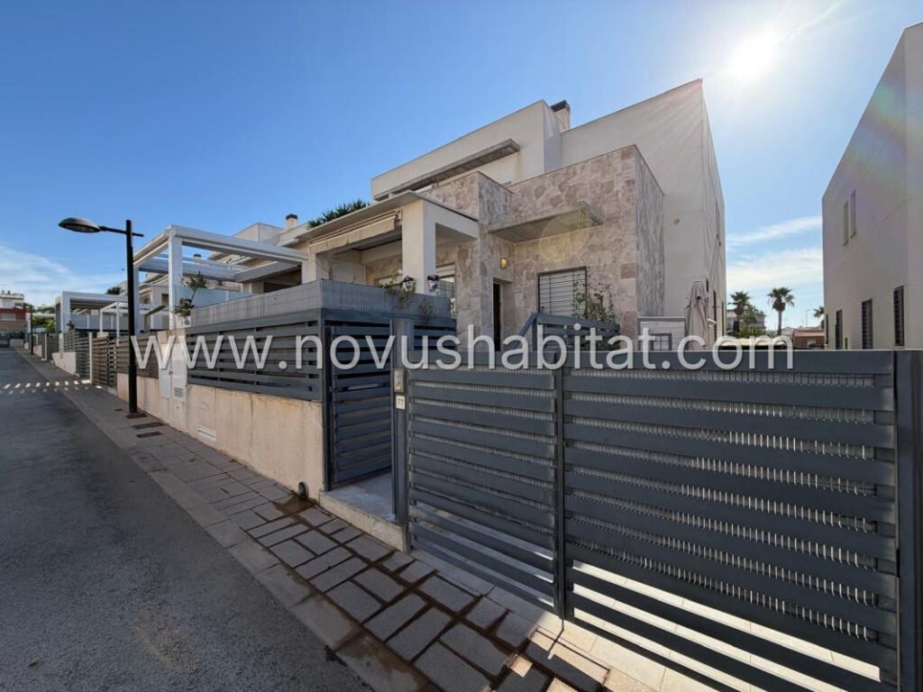 Adosado en Torrevieja - 622316 – foto 1