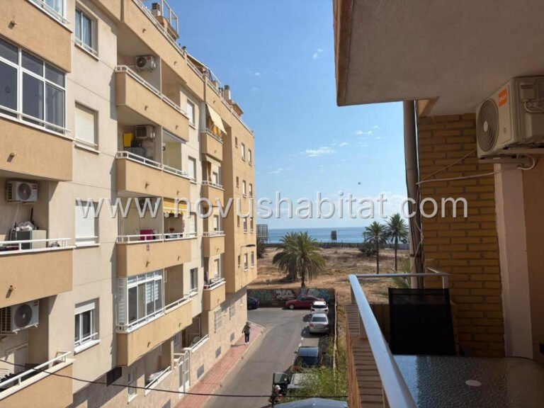 Apartment in Torrevieja - 617999 - foto 4