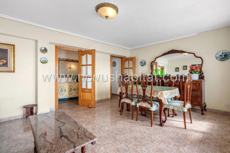 Apartment in Torrevieja - 481303