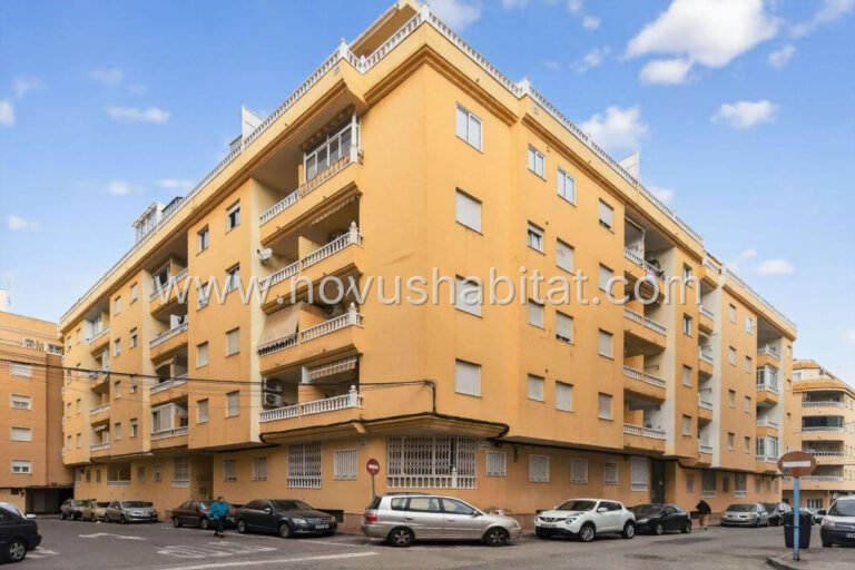 Íbúð í Torrevieja - 521900