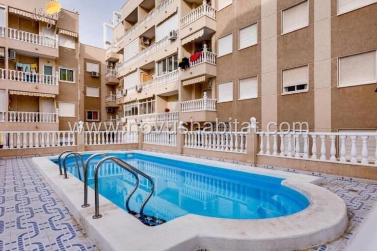 Íbúð í Torrevieja - 529758 - foto 2