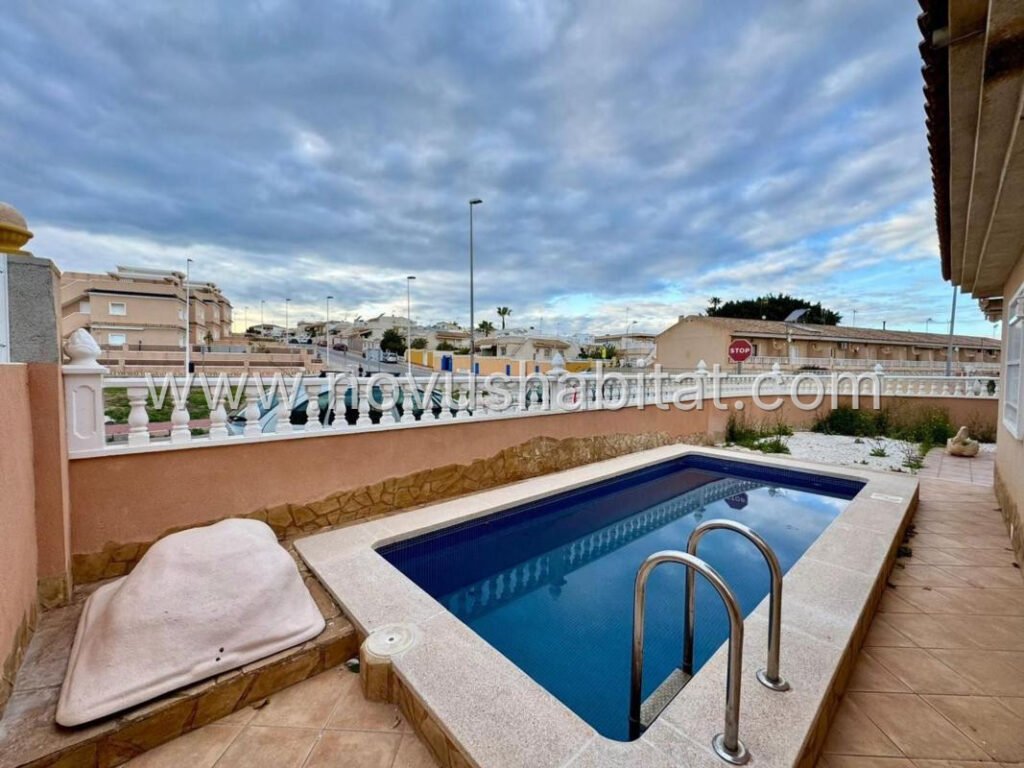 Townhouse in Torrevieja - 532173 – foto 1