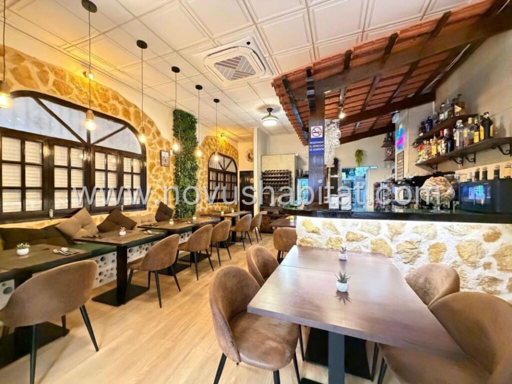 Commercial in Torrevieja - 557382 – foto 1