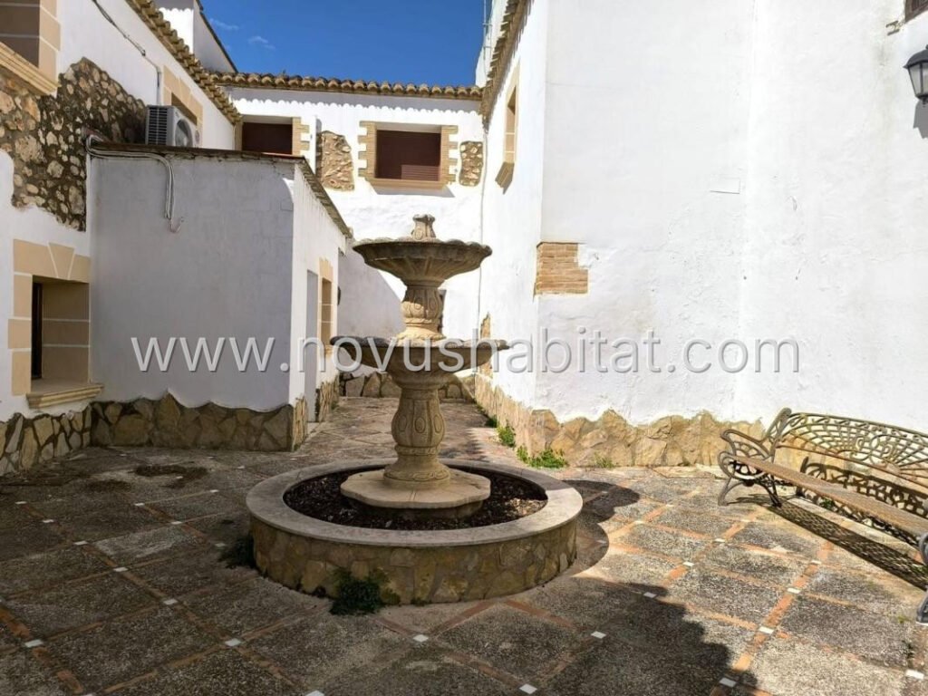 Commercial in Banyeres de Mariola - 558505 – foto 5