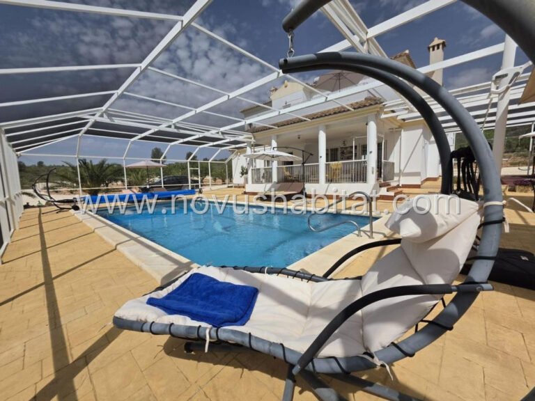 Villa í Pinoso - 578860