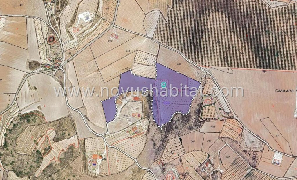 Plot in Pinoso - 616077 – foto 1