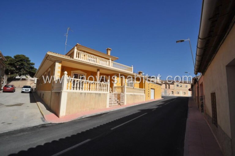 Villa en Algueña - 621297