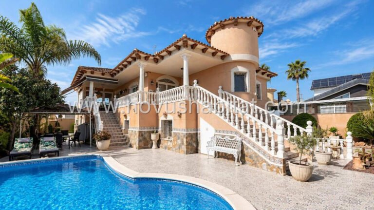 Villa í Benferri - 635055