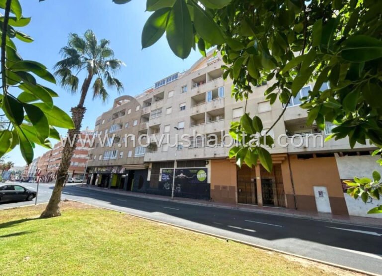 Íbúð í Torrevieja - 637021