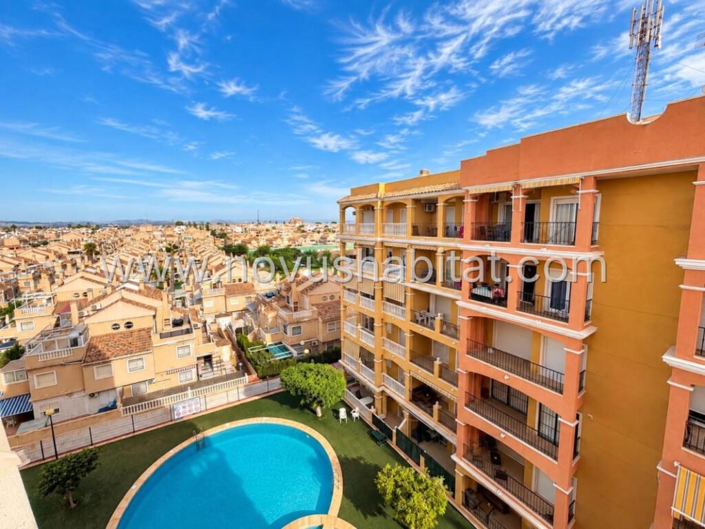 Þakíbúð í Torrevieja - 605221 – foto 1