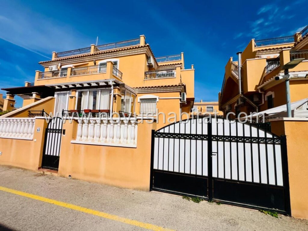 Adosado en Torrevieja - 618043 – foto 1