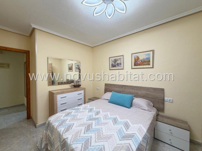 Íbúð í Torrevieja - 618028 - foto 12