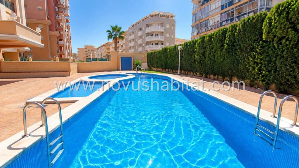 Íbúð í Torrevieja - 630186 – foto 1