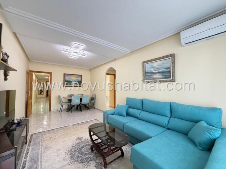 Apartment in Torrevieja - 618028