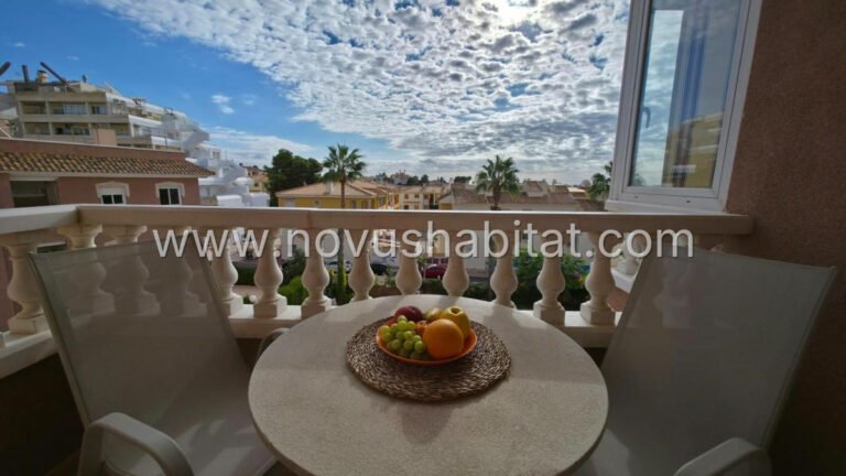 Apartment in Torrevieja - 640816
