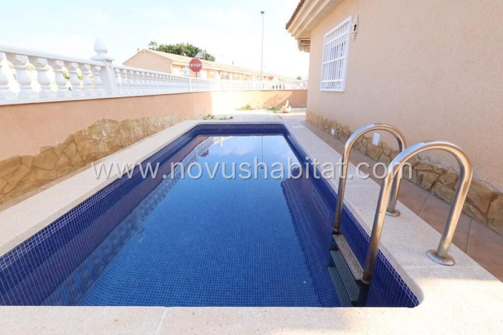 Villa en Torrevieja - 645339 – foto 1