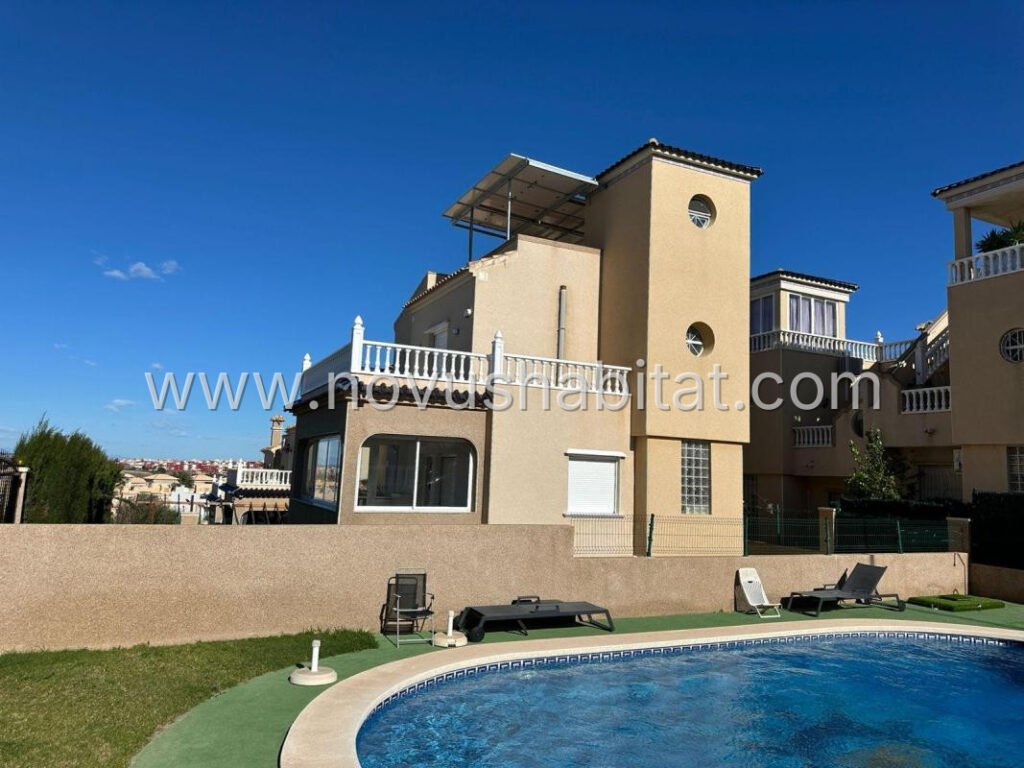 Villa í Torrevieja - 619027 – foto 2