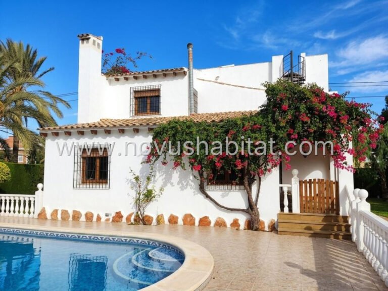 Villa in Orihuela - 639854