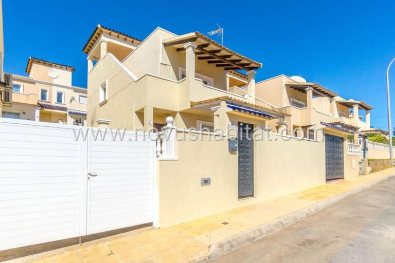 Villa in Orihuela - 635674