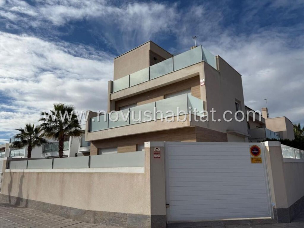 Villa in Pilar de la Horadada - 588041 – foto 1
