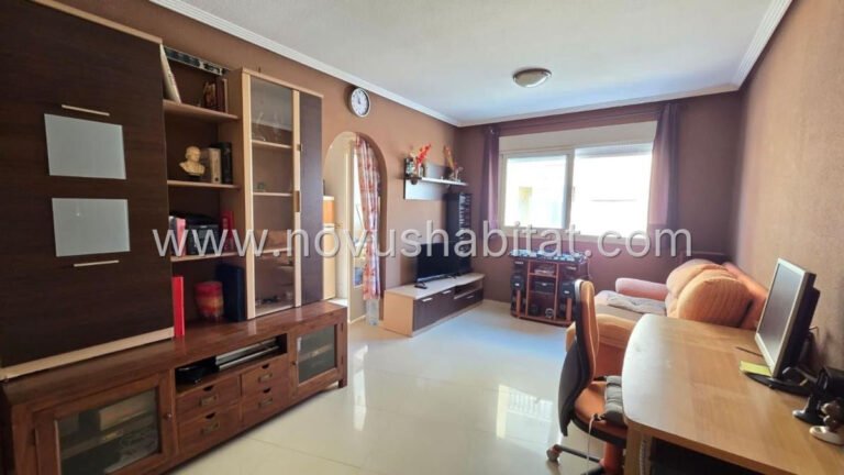 Íbúð í Torrevieja - 595370